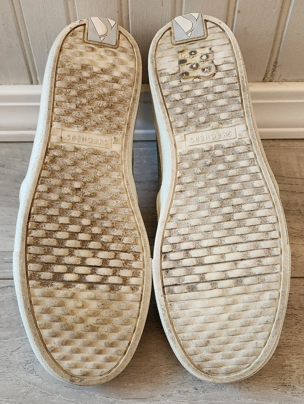 Skechers Silver Sparkle Slip-On Loafers for Women Sz 7.5